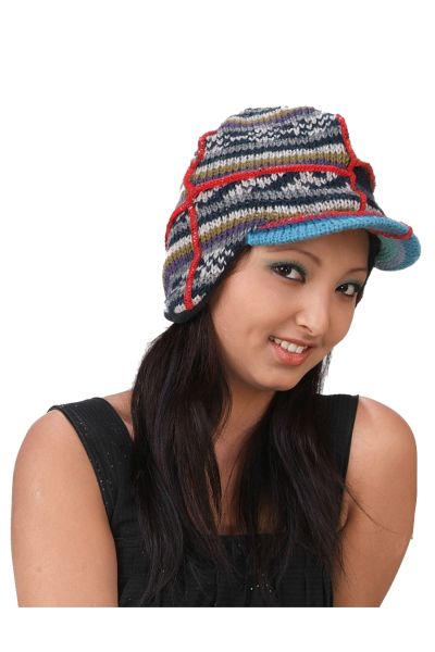 PATTERNED WOOLEN CAP WITH EAR FLAPS & FLEECE LINING